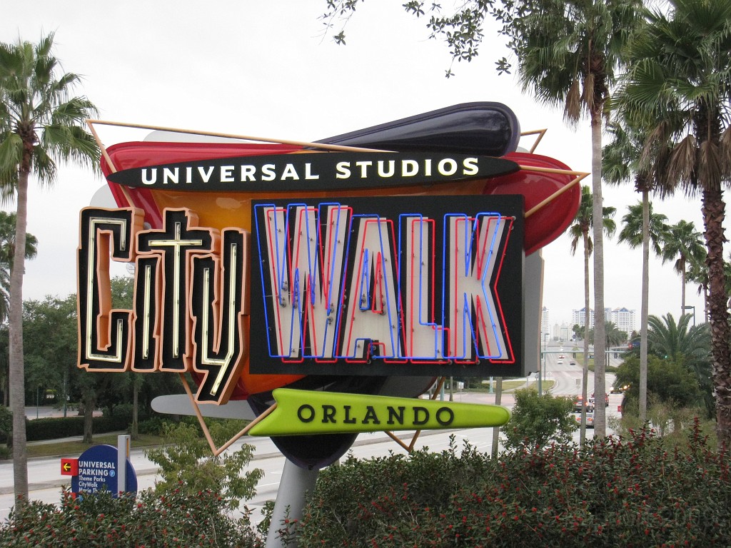 Disney 2010 D1 0660.jpg - January 9-11, 2010 Disney World Florida. Went to run the marathon. Saturday, fly down, check in, go to Expo to pick up packet, then to see Blue Man Group in the evening.